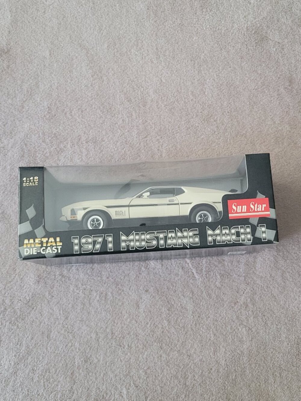 Ford 1971 Mustang Mach 1 Sun Star Metal Die Cast Car 1:18 Scale White Black NWT